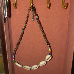 90s shell necklace